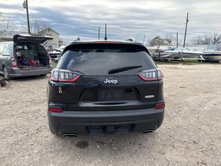 2019 Jeep Cherokee Latitude FWD - Exterior Rear Center Image